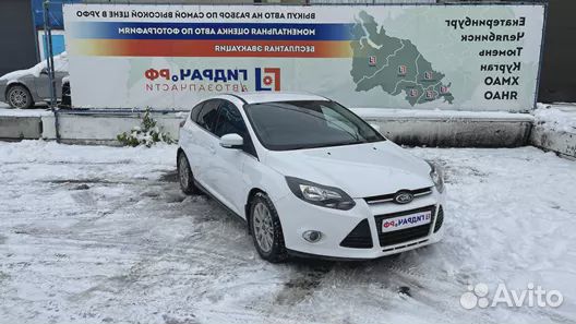 Ручка двери передней внутренняя правая Ford Focus 3. С подсветкой