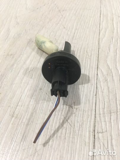 Датчик уровня бачка омывателя Mercedes Benz S550