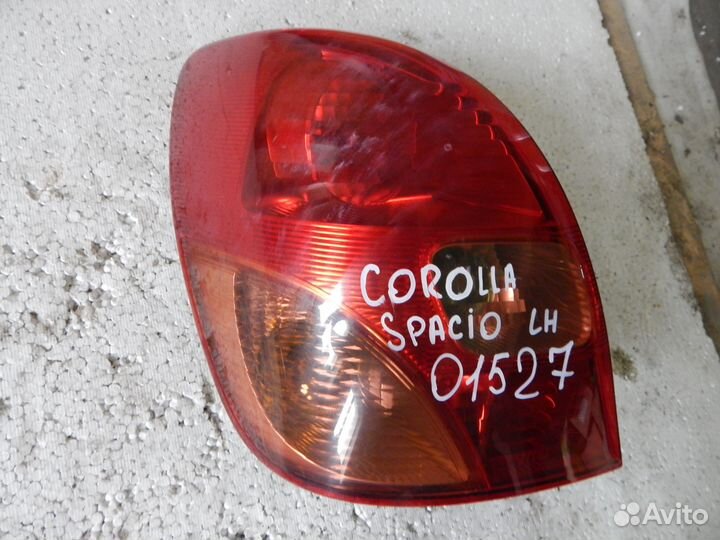 Фонарь задний левый б/у для Toyota Spacio ZE121 То
