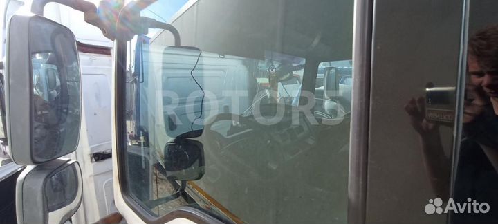 Стекло двери передней левой MAN TGA 2008