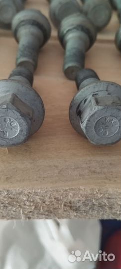 Болты колесные Volkswagen Crafter/Mercedes-Benz Sp