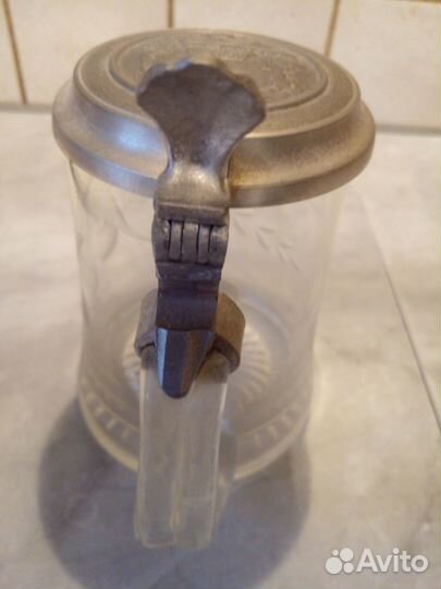 Немецкая пивная кружка с крышкой