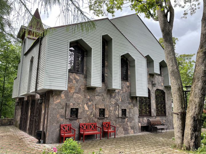 Коттедж 445 м² на участке 20 сот.