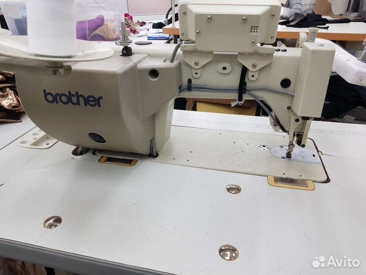Одноигольная швейная машина Brother X7200C