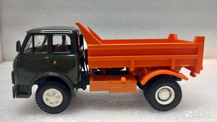 1:43 Маз-5549 самосвал
