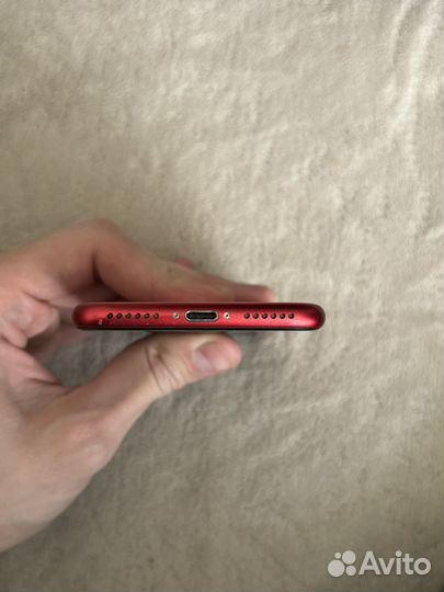iPhone SE, 64 ГБ