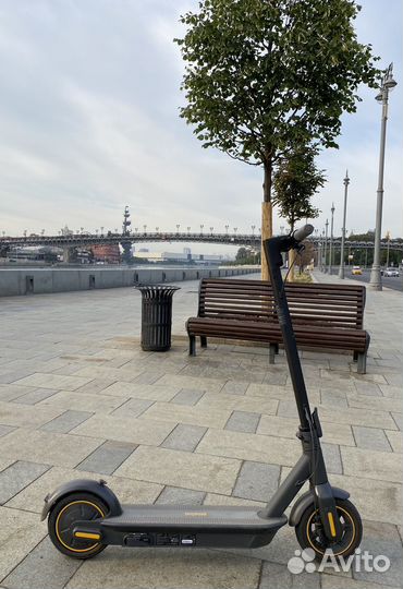Электросамокат Ninebot Kickscooter Max G30P
