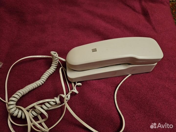 Телефон кнопочный