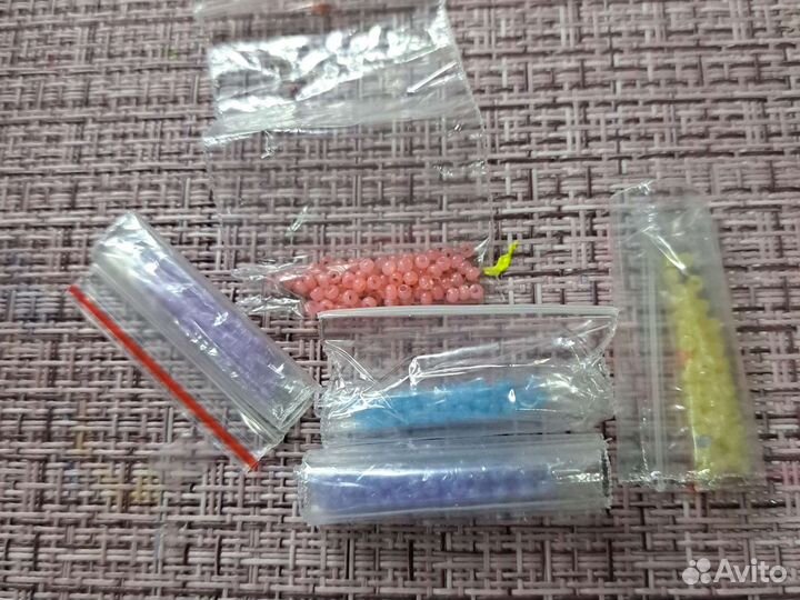 Бисер и кольцо из бисера