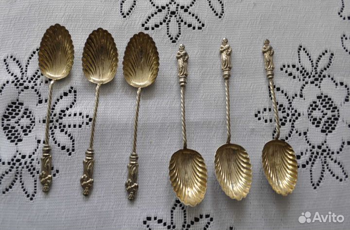 Набор старинных серебряных чайных ложек