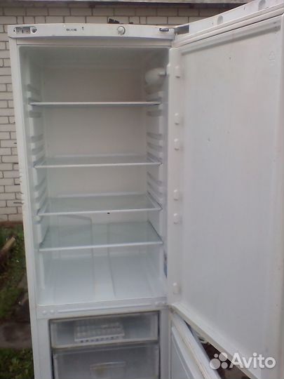 Холодильник indesit