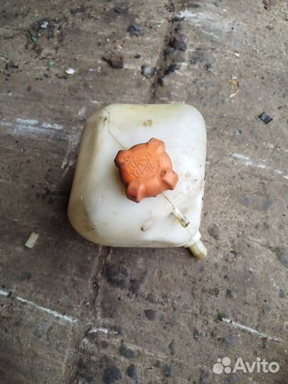 Бачок расширительный Chevrolet Niva 21236 2004