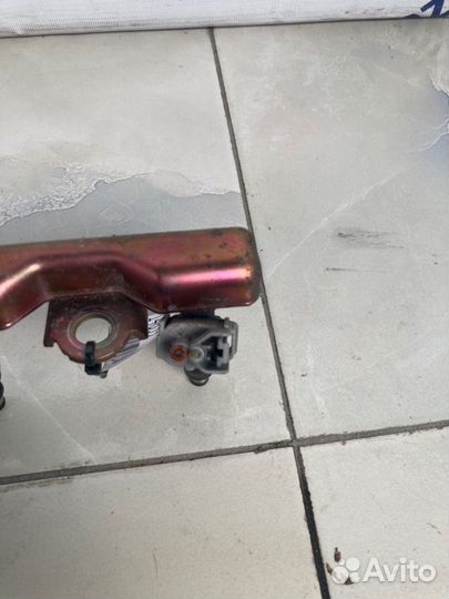 Рампа топливная Toyota Corolla E120 1.6 (3ZZ-FE)