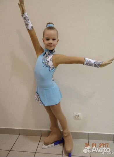 Костюм платье для фигурного катания