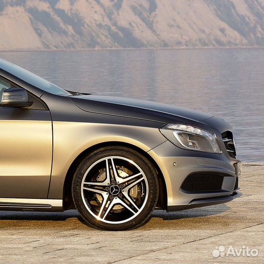 Крыло переднее правое в цвет Mercedes A-Class