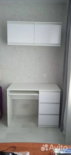 Письменный стол Хилтон с полкой