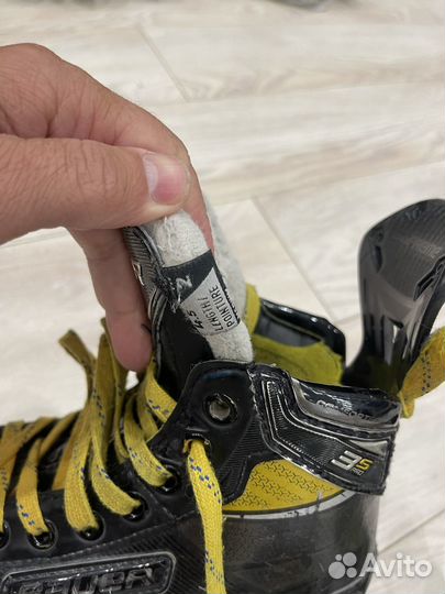 Коньки хоккейные