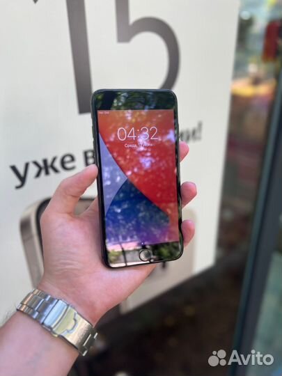 iPhone 8 Plus, 64 ГБ