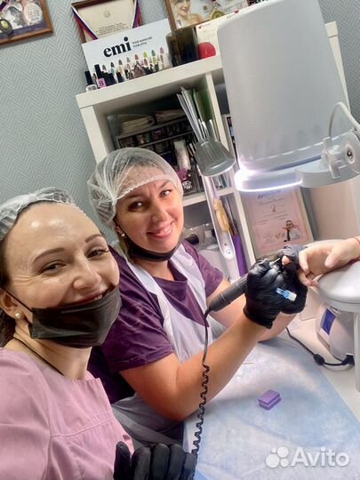 Маникюр на дому