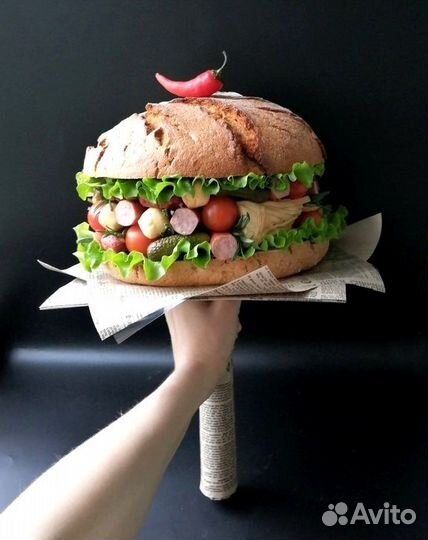 Мужской мясной колбасный букет-бургер