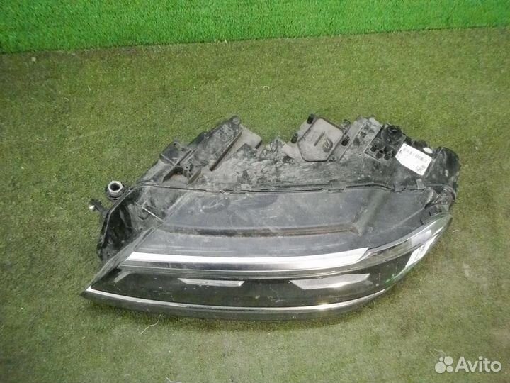 Фара левая Volkswagen Tiguan