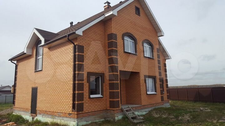 Дом 219 м² на участке 20 сот.