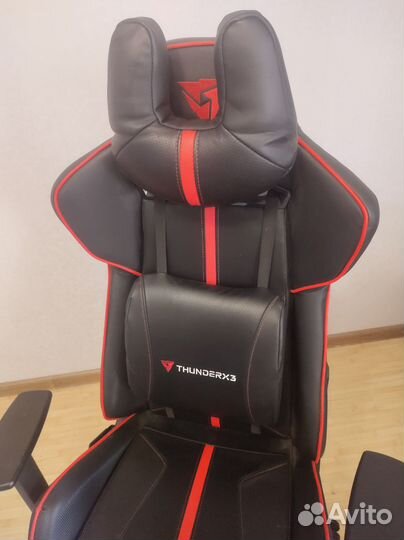 Компьютерное кресло Thunder X3