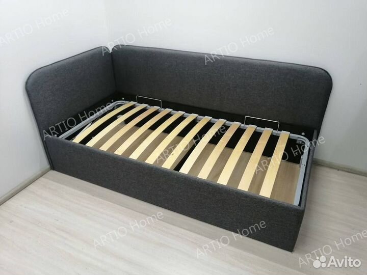 Детская кровать с бортиками