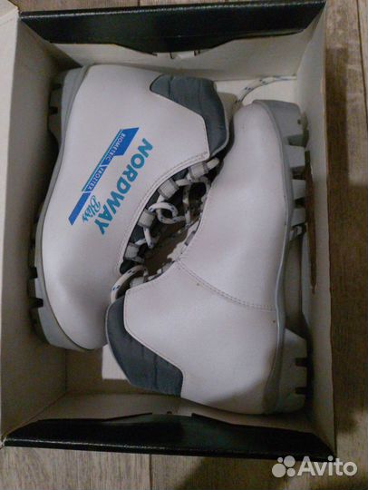 Лыжные ботинки