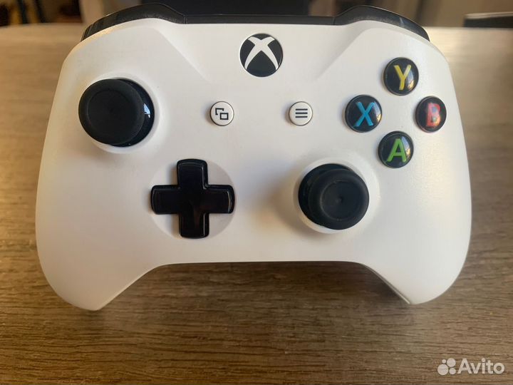 Геймпад Xbox one s model 1708
