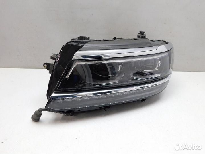 Фара левая Volkswagen Tiguan