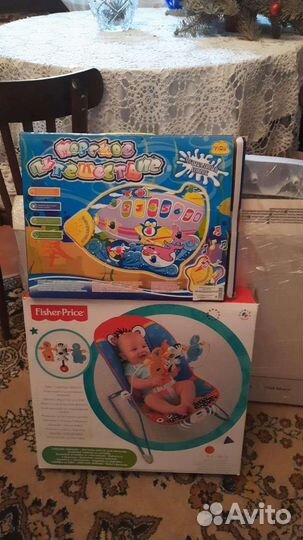 Развивающий коврик и fisher price качалка