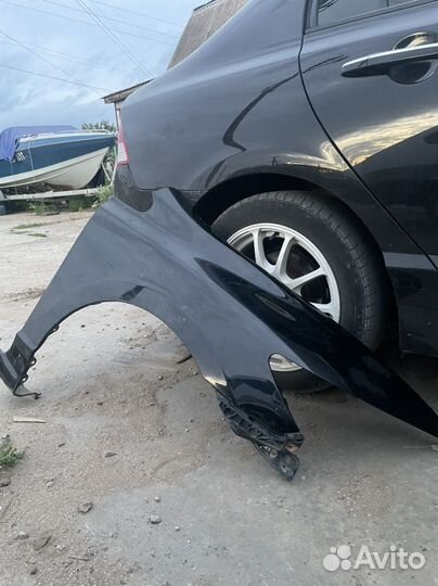 Крыло Honda civic 4d