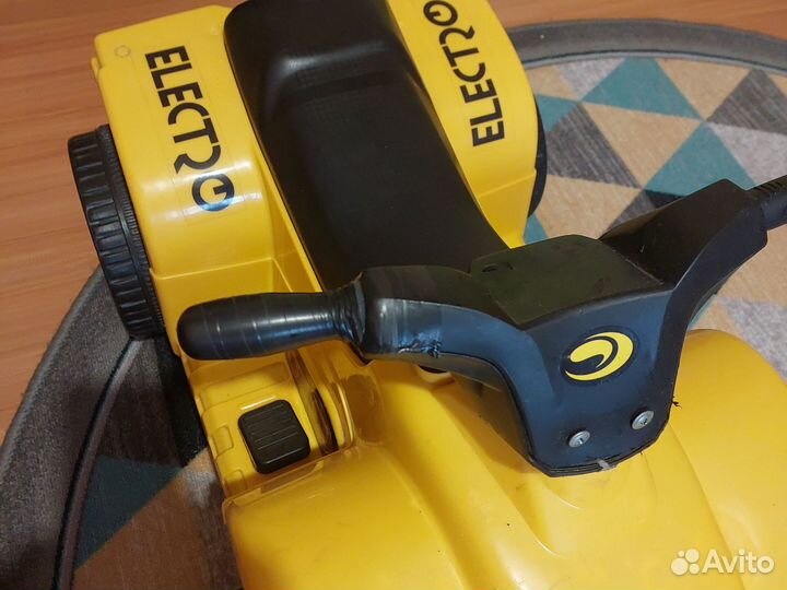 Детский электромобиль бу