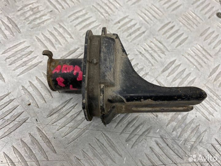 Б/У подушка подрамника (крепление балки) левый