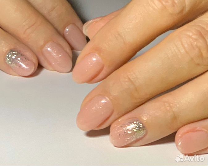 Модель на маникюр с покрытием гель лак