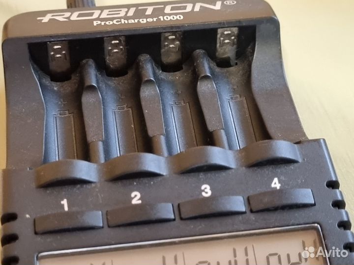 Зарядное устройство Robiton ProCharger1000