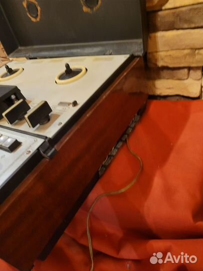 Магнитофон бобинный комета-212