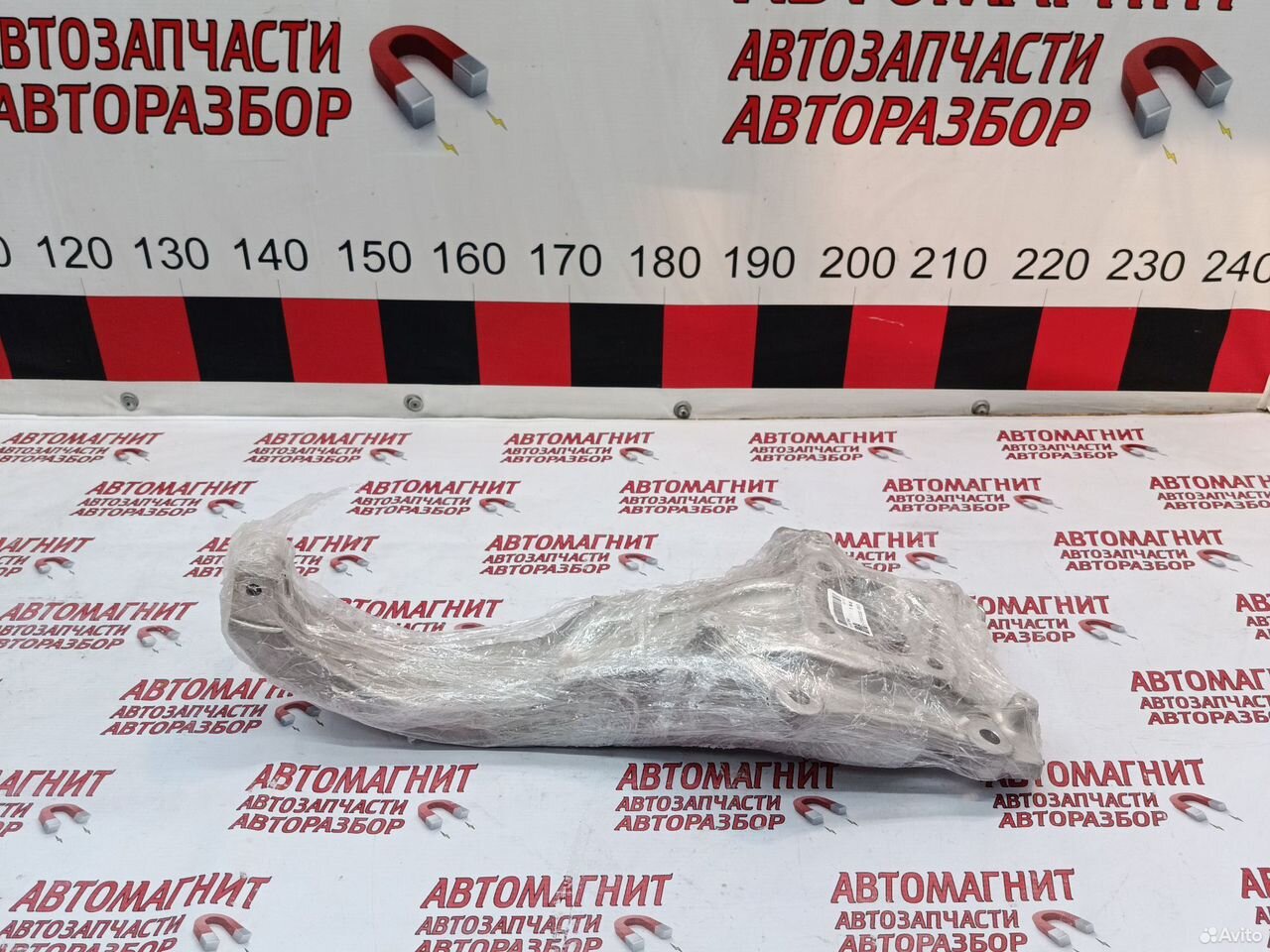 Кулак поворотный левый Lixiang L6 новый