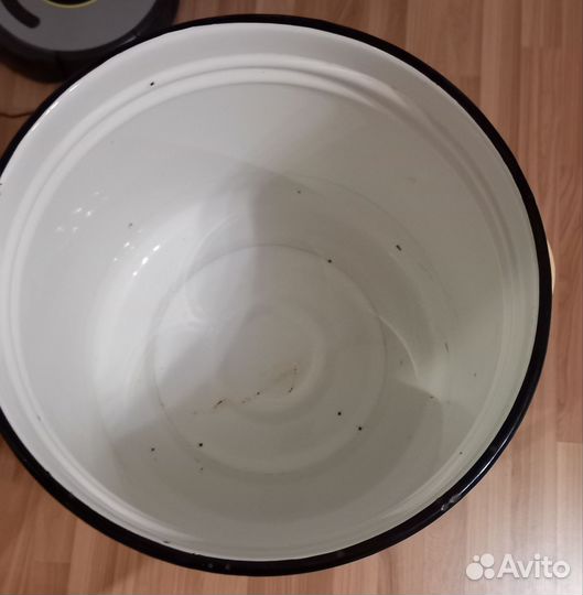 Кастрюля эмалированная