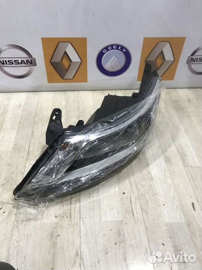 Фара Kia RIO 3 Лев