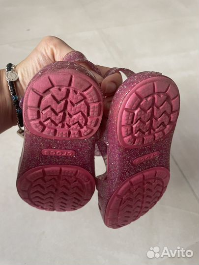 Сандалии для девочки crocs C9