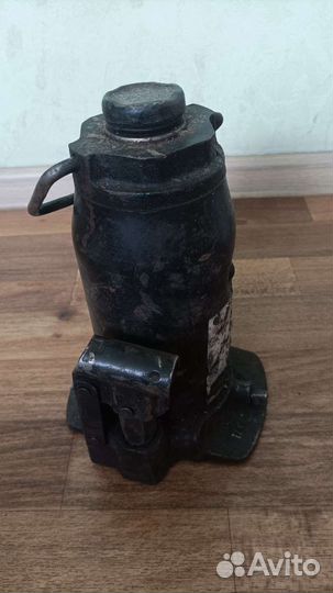 Домкрат гидравлический 12 тонн