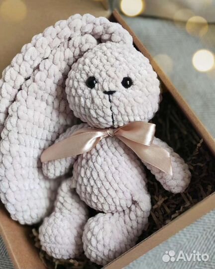 Зайка вязанный ручной работы