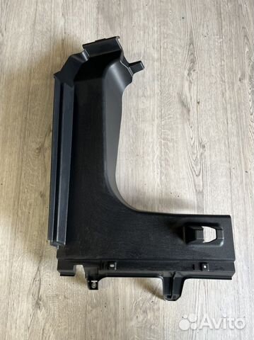 Накладка багажника левая Toyota Camry 70