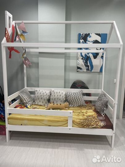 Детская кровать домик бу
