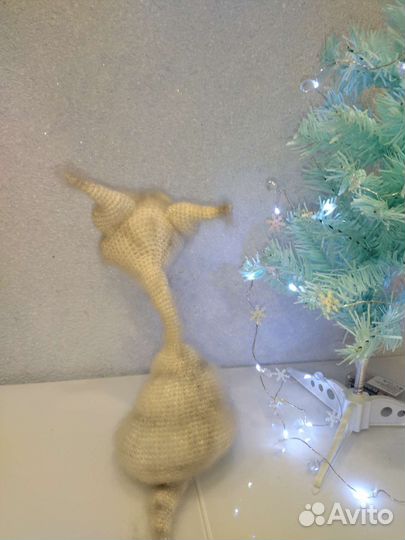 Кошка Снежка вязаная игрушка хэндмейд