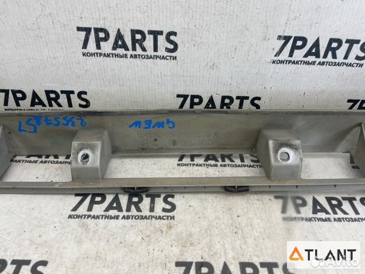 Накладка 5-й двери mazda capella