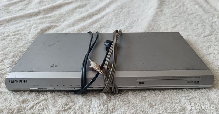 DVD-плеер Samsung DVD-P142