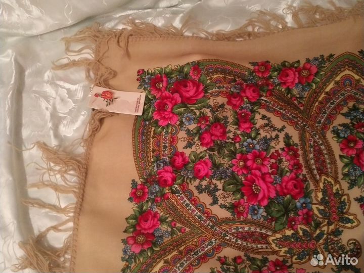 Платок павлопасадский